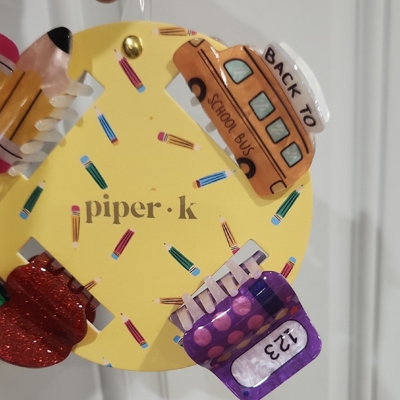 ✨️✏️ Piper Yellow bus Apple Pencil Calculator School Teacher 4 Pc Hair Clip ✨️✏️ - Picture 3 of 4